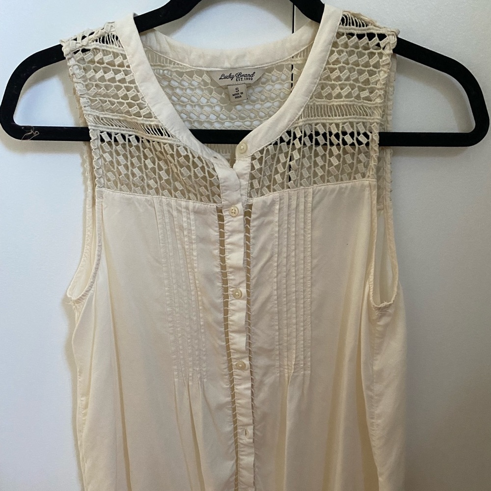 Lucky Brand cream button down sleeveless top